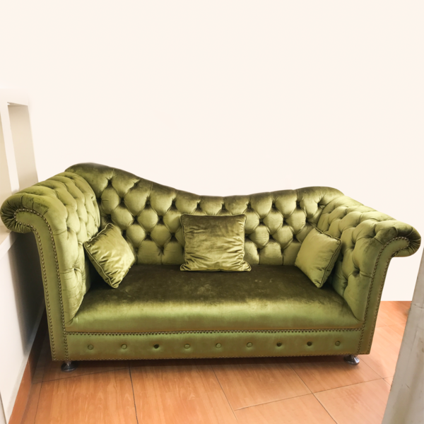 Velvet Divan, Divan